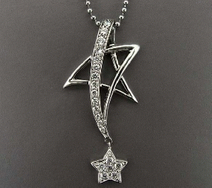 star shaped silver pendant