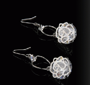 ball shaped silver earring 